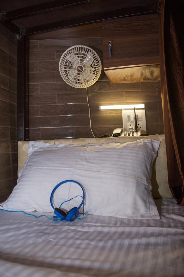 Padne Dormitory Мумбаї Екстер'єр фото