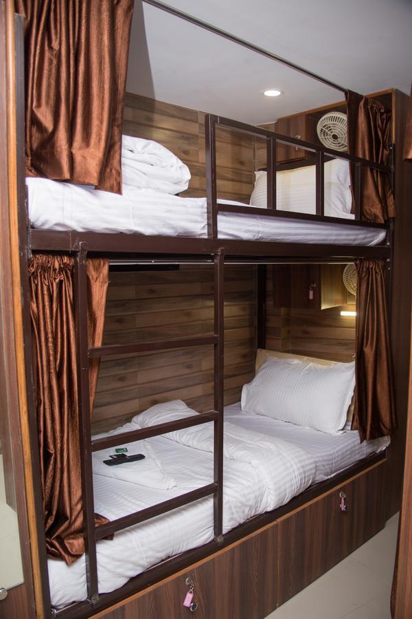 Padne Dormitory Мумбаї Екстер'єр фото