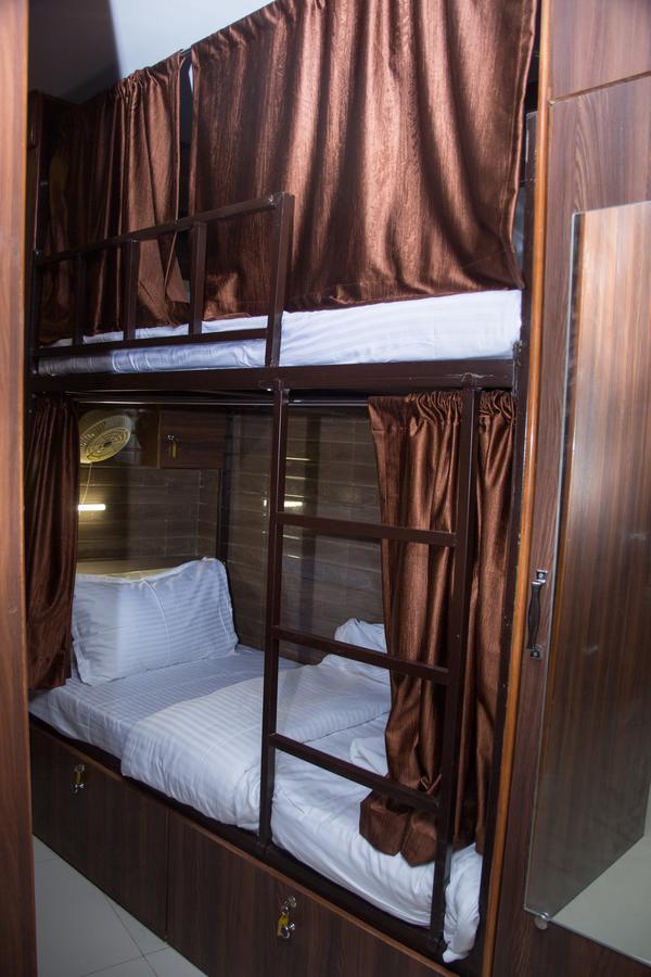 Padne Dormitory Мумбаї Екстер'єр фото