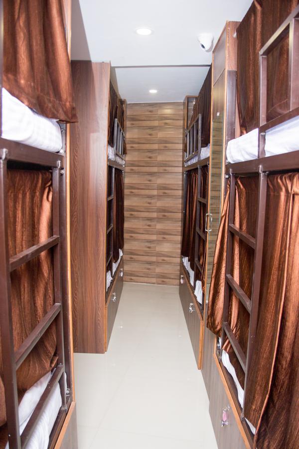 Padne Dormitory Мумбаї Екстер'єр фото