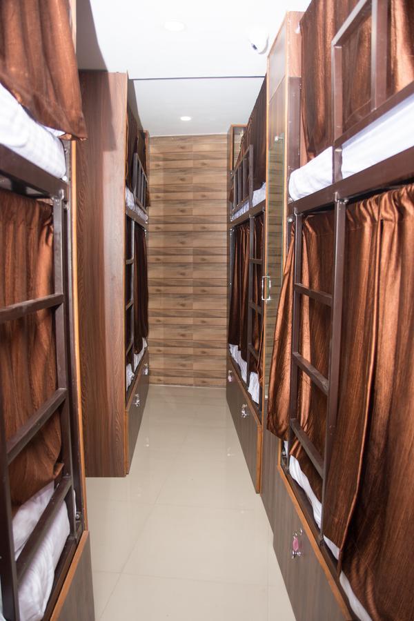 Padne Dormitory Мумбаї Екстер'єр фото